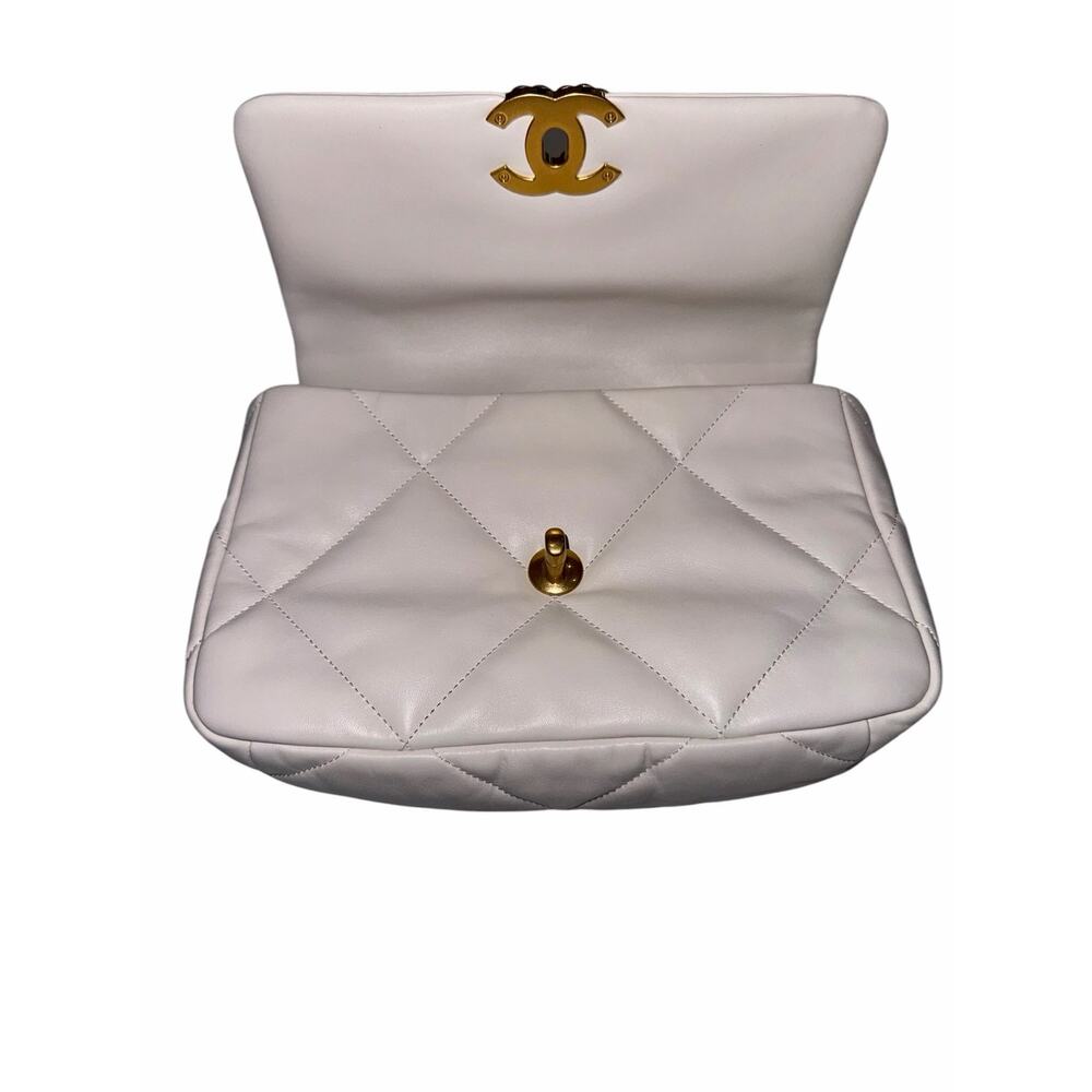 New Chanel medium 19 flap bag in white lambskin gold & silver tone hardware - Picture 10 of 13